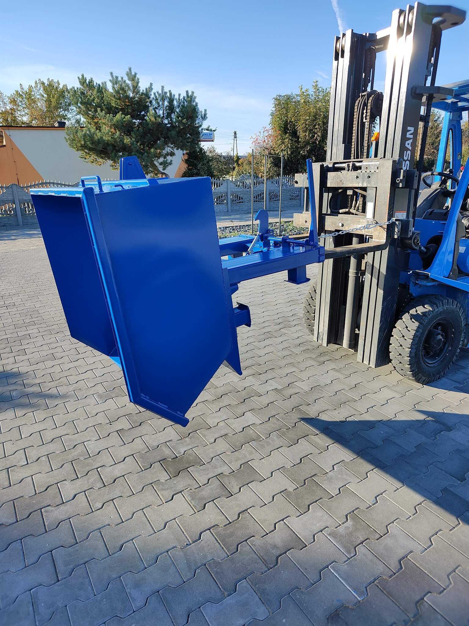 Kontener przechylny niski KPN500 Kontener przechylny niski KPN500